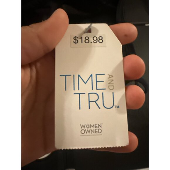 Time And Tru Womens Solid Keyhole Plus Top With Adjustable Straps & Back Closure - Picture 7 of 9